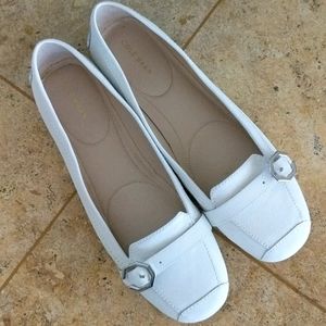 New Womens Cole Haan White Leather Flats Size 10.5